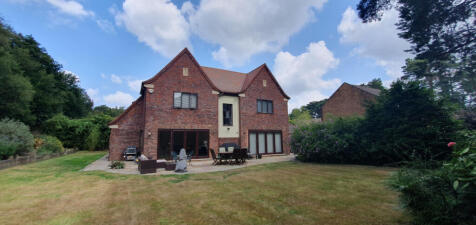 A 4 bedroom detached house
