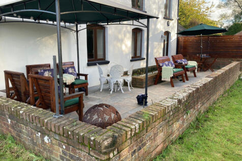 2 Bedroom Ground Floor Apartment
