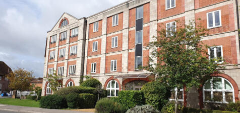 A First Floor 3 Bedroom Apartment