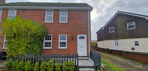 A 2 bedroom End of Terrace House