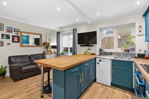 3CoachHouseCourt-011.jpg