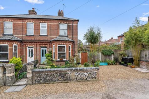 4 Bartholomews Close - 003.JPG