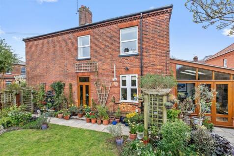 4 Bartholomews Close - 009.JPG