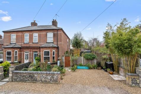 4 Bartholomews Close - 002.JPG
