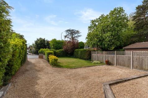 121-NewmarketRd-001.jpg