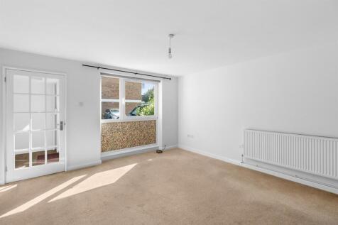 UplandsCourt-015.jpg