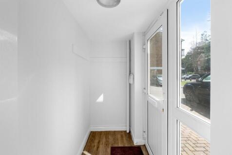 UplandsCourt-014.jpg