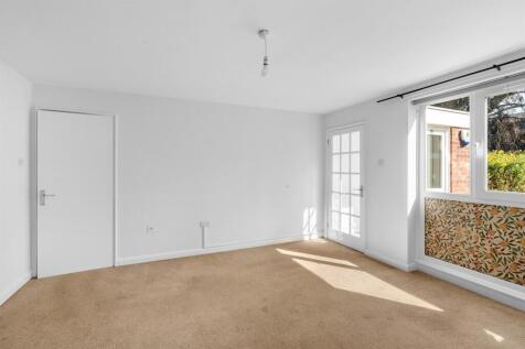 UplandsCourt-016.jpg