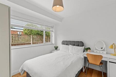 3-MeadowRiseRoad-007.jpg
