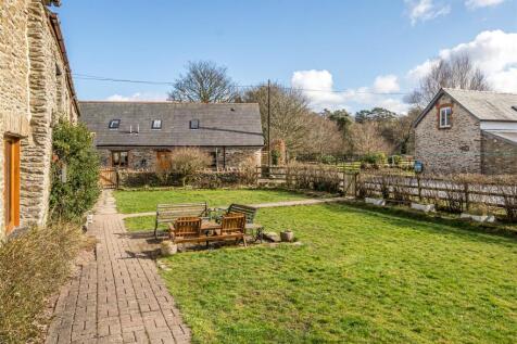 Court Farm front garden