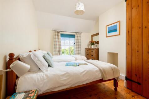Anna&#39;s Cottage Bedroom