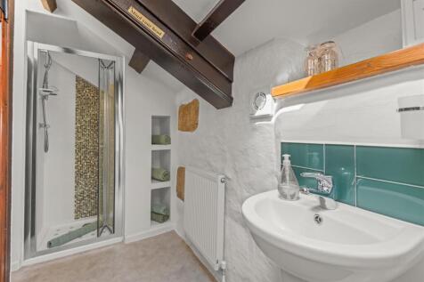 Lavender Shower room