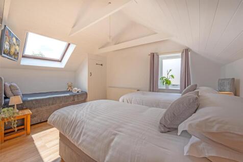 walnut-Bed4.jpg
