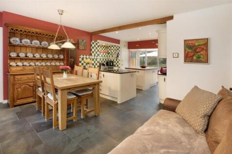 Open Plan Dining Room/Kitchen