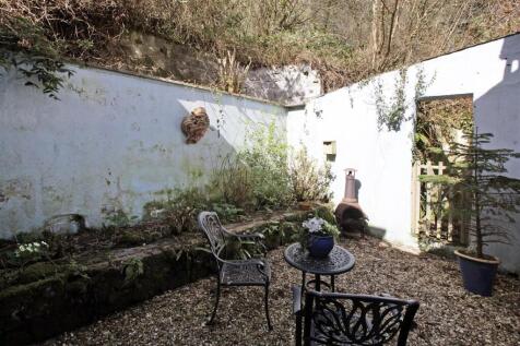 Court Yard Primrose Cottage