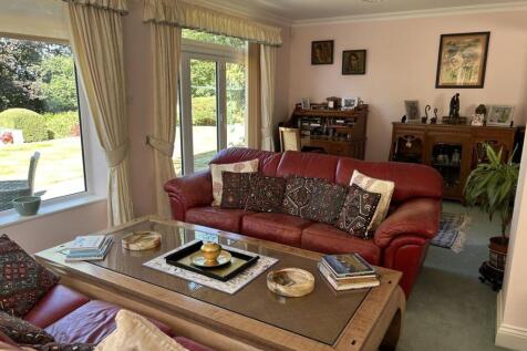 8GrangePark LivingRoom2.jpg