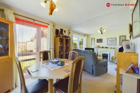 Living/Dining Area