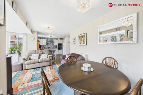 Kitchen/Dining Area