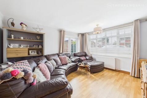 Living Room/Bedroom