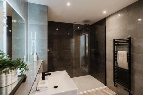 Bedroom 1 en-suite