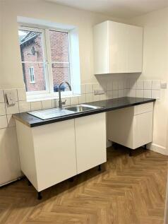 Kitchen 1.JPG