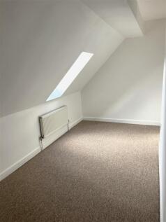 Bedroom 1 IMG_9682.JPG