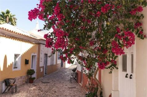 Typical street in Ferragudo