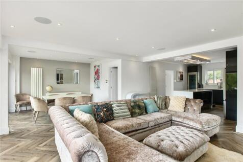 Sitting/Dining Room