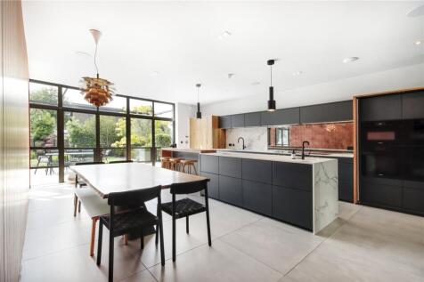 Kitchen/Breakfast Rm