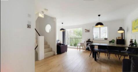 Screenshot 2025-1...