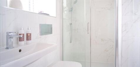 Owl Corner-Bathroom