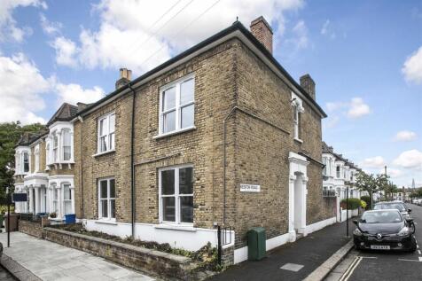 External view of Hinckley Road property TO LET