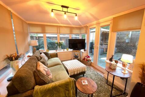 GARDEN ROOM