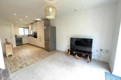 LIVING/KITCHEN