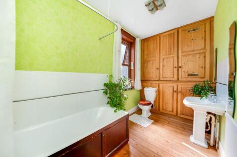 HOUSE BATHROOM