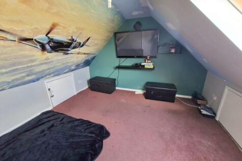 BEDROOM FIVE