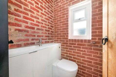 UTILITY ROOM/WC