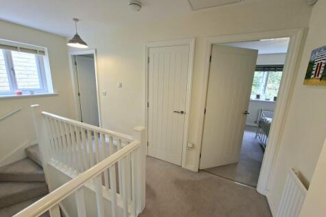 FIRST FLOOR LANDING