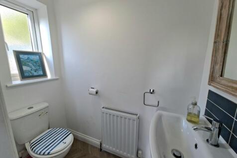 Downstairs WC/washroom