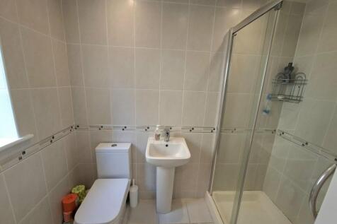 Downstairs double bedroom with ensuite shower room