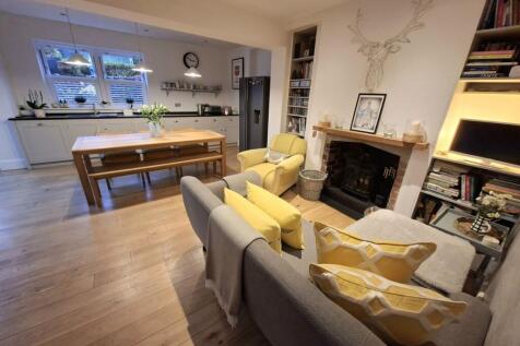 KITCHEN/DINING ROOM/SNUG