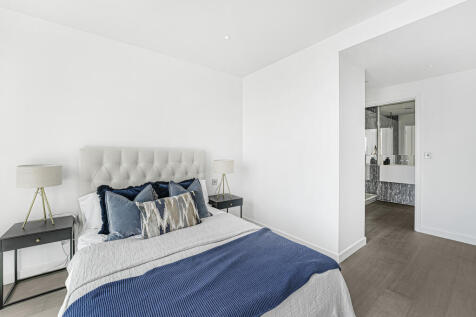 Principal Bedroom (2).jpg