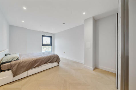 Principal Bedroom.jpg