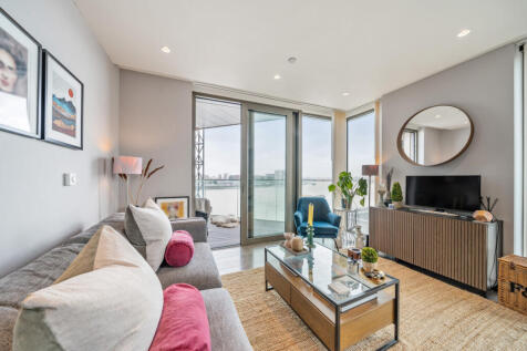 Living Room 1.jpg