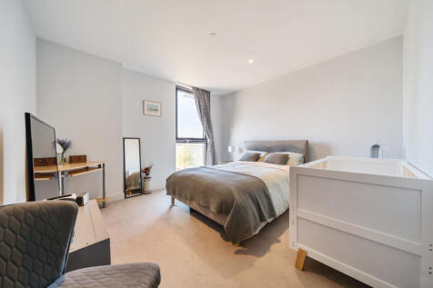 Principal Bedroom.jpg