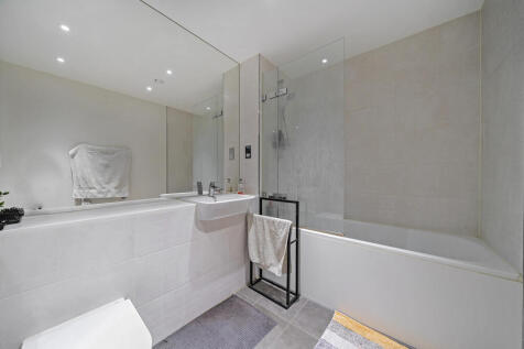 Bathroom.jpg