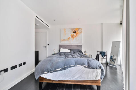 Principal Bedroom (2).jpg
