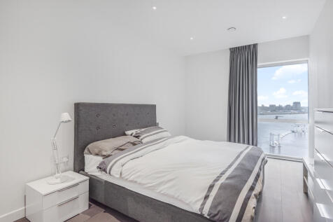 Bed 2.jpg