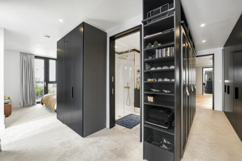 Principal Bedroom Layout.jpg