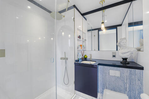 Principal Bedroom Ensuite.jpg